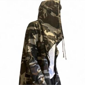 Camouflage‎ Hooded Lightweight Jacket